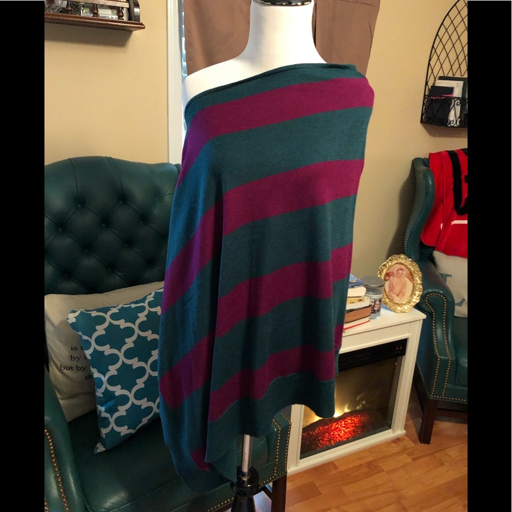 🌴NWT.  Boutique Poncho🌴